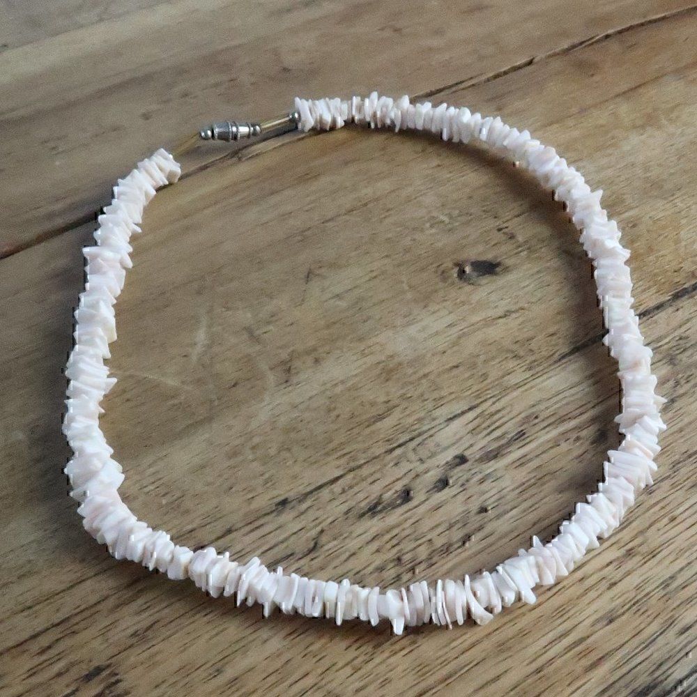 CORAL PINK PUKA SHELL CHOKER NECKLACE VINTAGE UNISEX